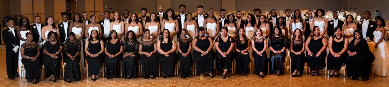 2018 Beautillion Court group portrait